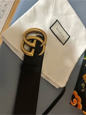 Gucci Black Leather Belt with Gold Double G Buckle with the dust bag